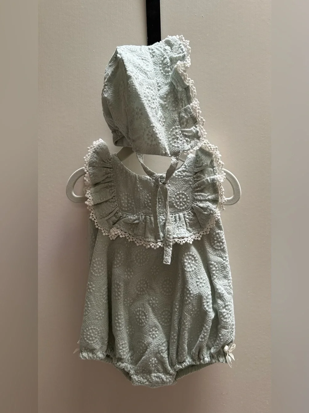 NWT Catherine Malandrino Baby Sage Mint  Green Bubble Romper and Bonnet